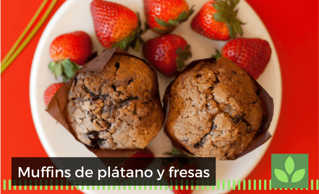 Muffins de plátano y fresas: sin azúcar