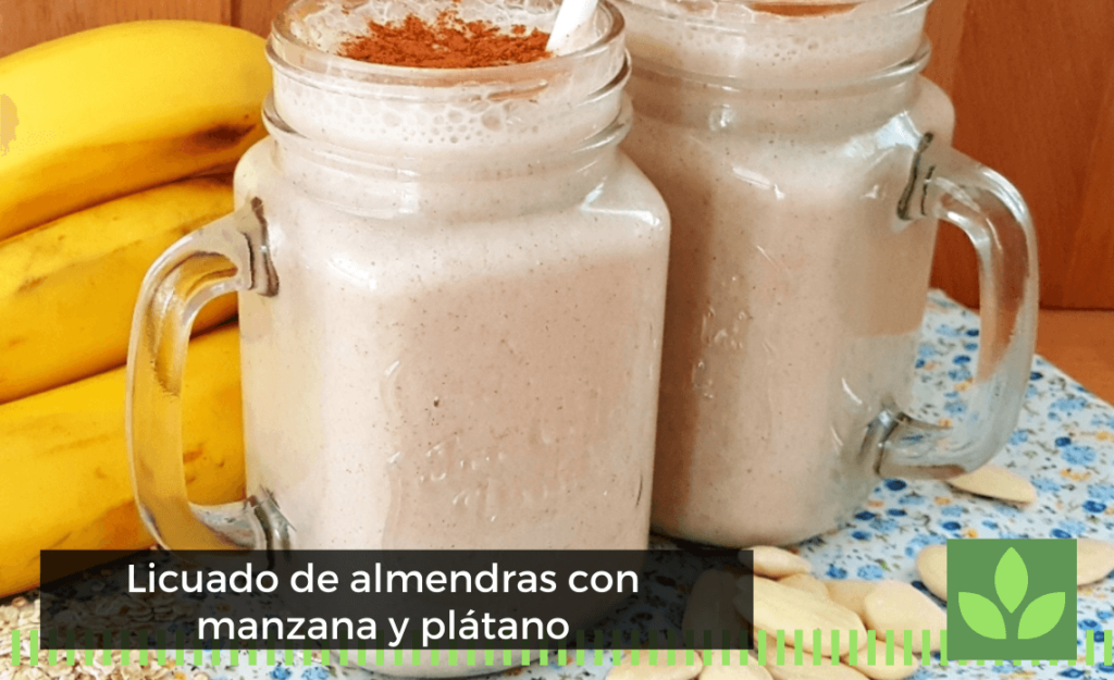 Licuado de almendras con manzana y plátano
