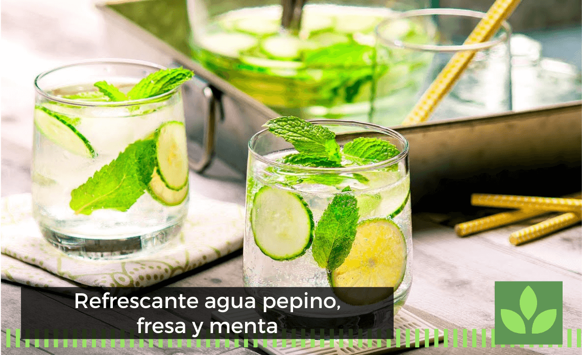 Refrescante agua pepino, fresa y menta